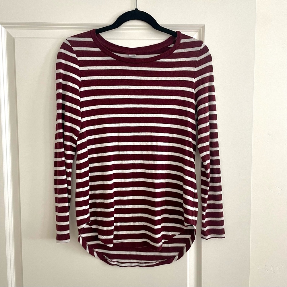 Loose Fit Maroon Striped Women’s long sleeve soft shirt size small